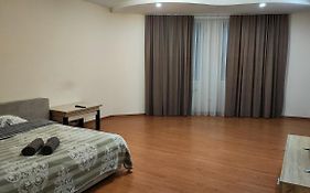 Запорізька 19. City Rooms